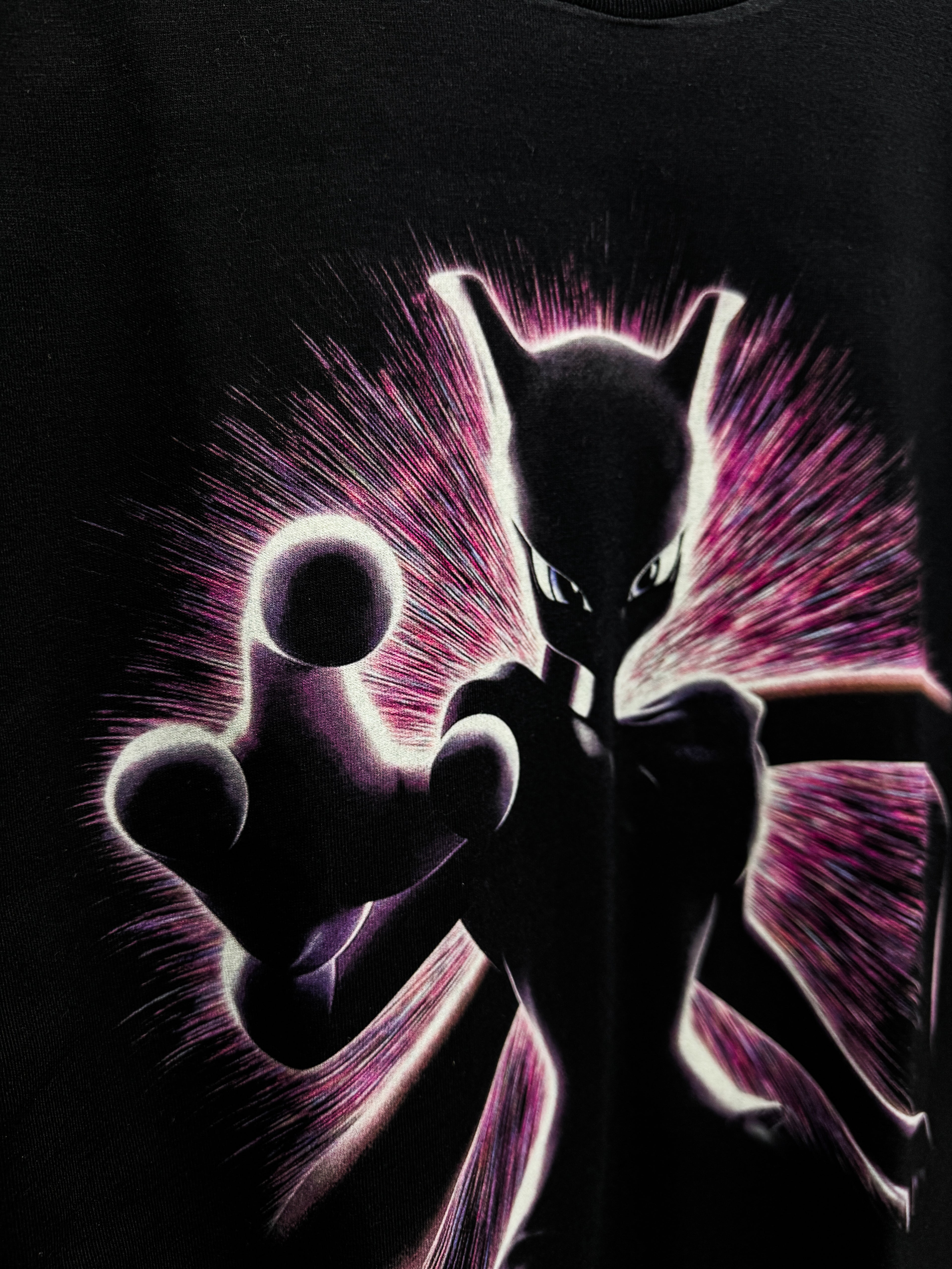 2000's MewTwo Pokemon graphic t-shirt