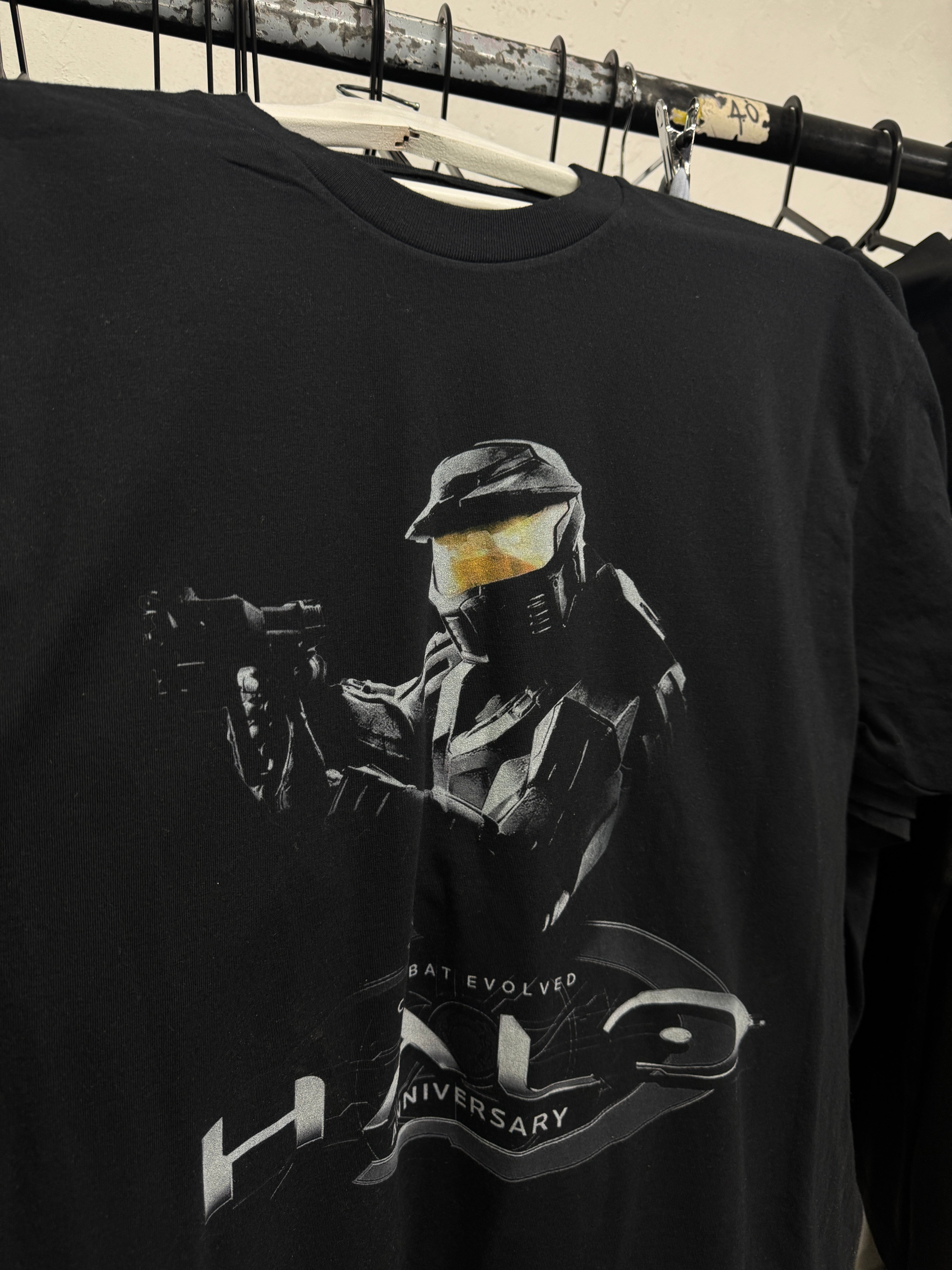 2000's Halo vintage black graphic t-shirt