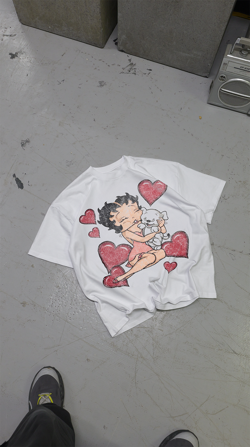 90's Betty boop hearts vintage white tee